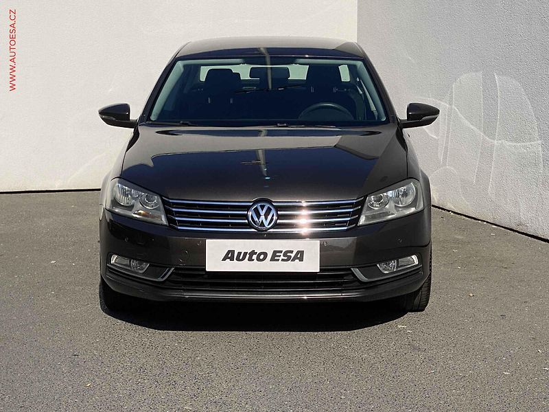 Volkswagen Passat (2012) 1.4 TSi, Trendline, +kola - fotka 2 z 16