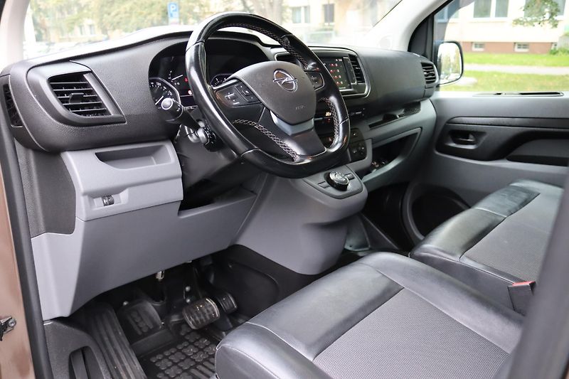 Opel Vivaro (2020) 2.0 BlueHDi/CDTi 130 kW - fotka 52 z 57