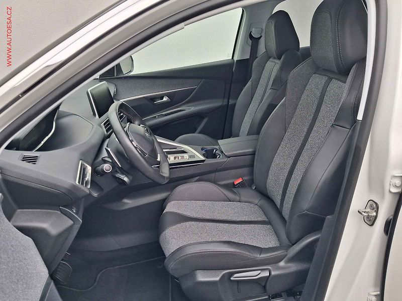 Peugeot 3008 (2017) 1.2 PT, Allure, AT, panor, TZ - fotka 9 z 17