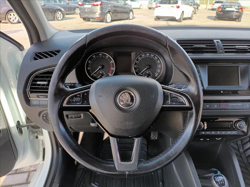 Škoda Fabia 1,2 TSI,81KW,SERVIS,KOLA,VÝHŘE - fotka 16 z 47