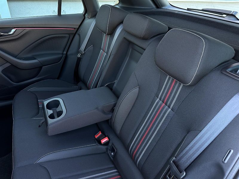 Škoda Kamiq 1.0TSi DSG Monte Carlo 116PS M - fotka 36 z 41