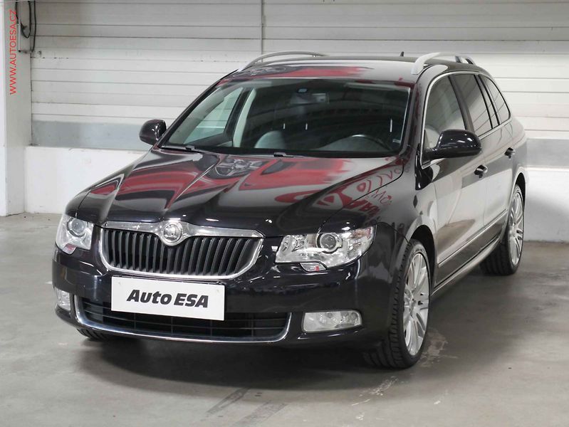 Škoda Superb (2011) 2.0 TDi, 1.maj, DSG, navi - fotka 3 z 23
