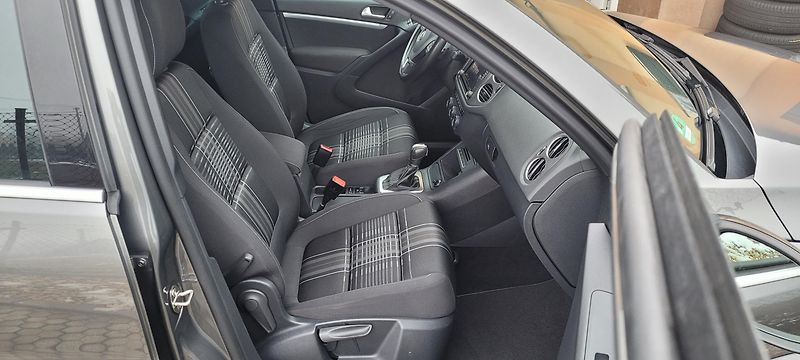 Volkswagen Tiguan (2016) 1,4TSi110kW DSG R-Line BiXenon - fotka 14 z 39