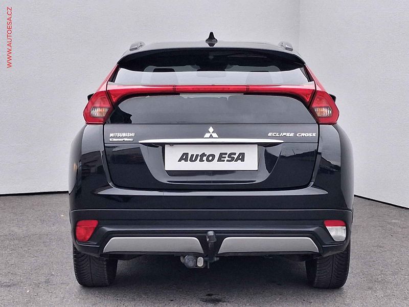 Mitsubishi Eclipse Cross (2019) 1.5T-MiVEC, TZ, kamera - fotka 5 z 15