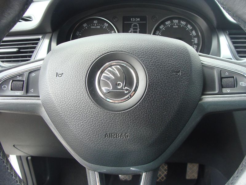 Škoda Rapid 1.2 TSi Ambiente, koupeno v ČR - fotka 12 z 22