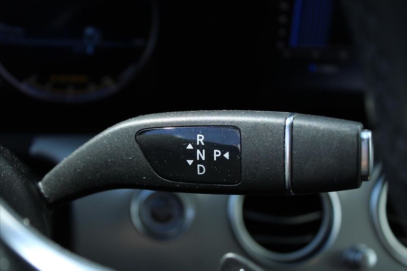 Mercedes-Benz Třídy E 200D AVANTGARDE SERVIS. KN. - fotka 19 z 30