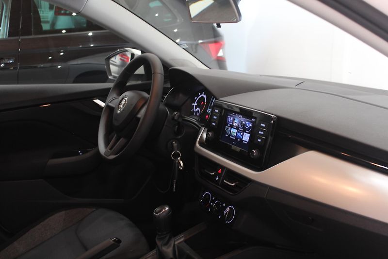 Škoda Scala (2019) 1.0 TSI 70kW Klima LED - fotka 19 z 31