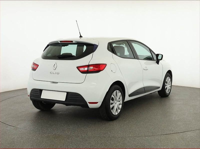 Renault Clio (2017) 1.2 16V, Tempomat - fotka 5 z 16