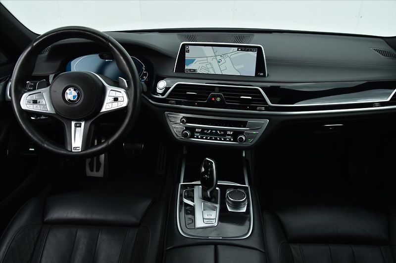 BMW Řada 7 745Le xDrive M PAKET LASER ČR - fotka 15 z 39