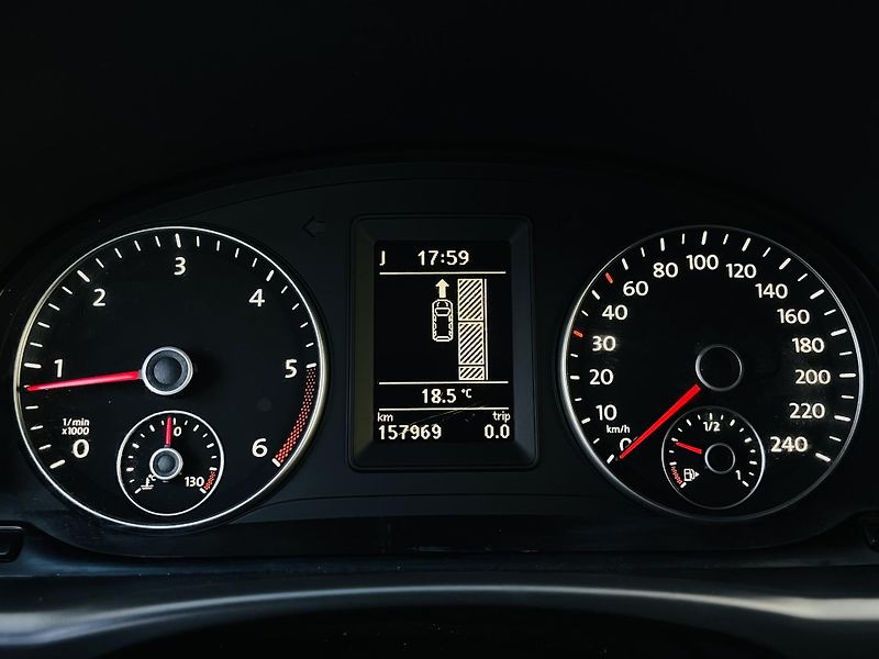 Volkswagen Touran 2.0TD MANUÁL 7MÍST SERVISKA - fotka 42 z 43