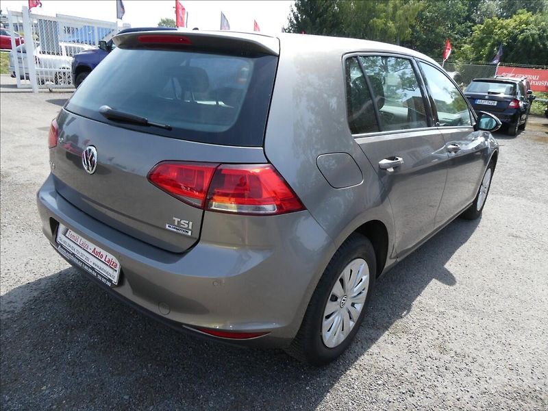 Volkswagen Golf 1,2 TSi 81kW auto klima, závěs - fotka 9 z 50