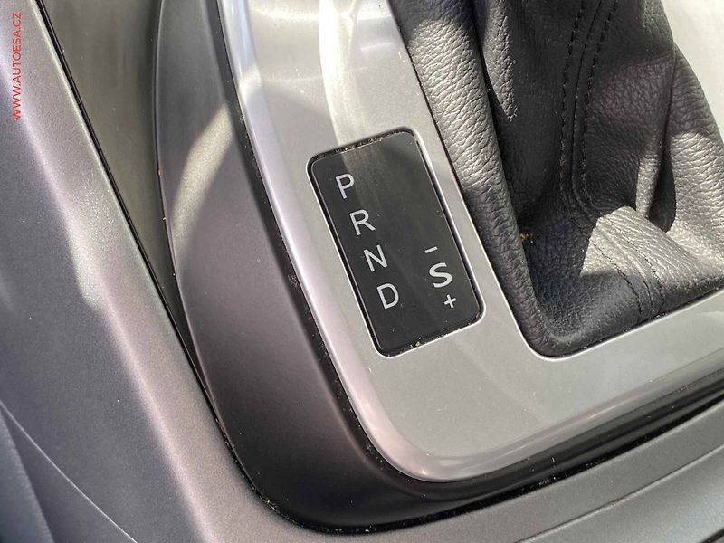 Ford C-MAX (2012) 2.0 TDCi, AT - fotka 13 z 21