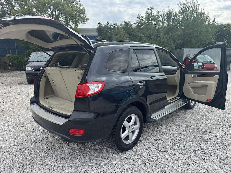 Hyundai Santa Fe (2006) 2.2CRDi,7SEDAČEK - fotka 13 z 39