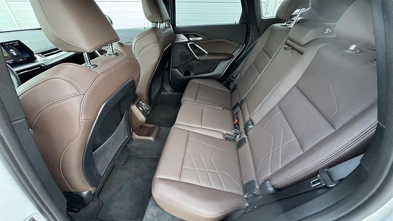 BMW X1 18sd Mpaket ČR DPH 1.majitel - fotka 9 z 16