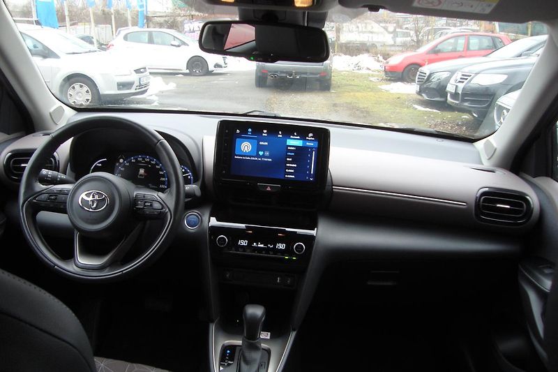 Toyota Yaris Cross (2024) 1.5 Hybrid,ČR,1.Maj.Exetucive - fotka 34 z 83