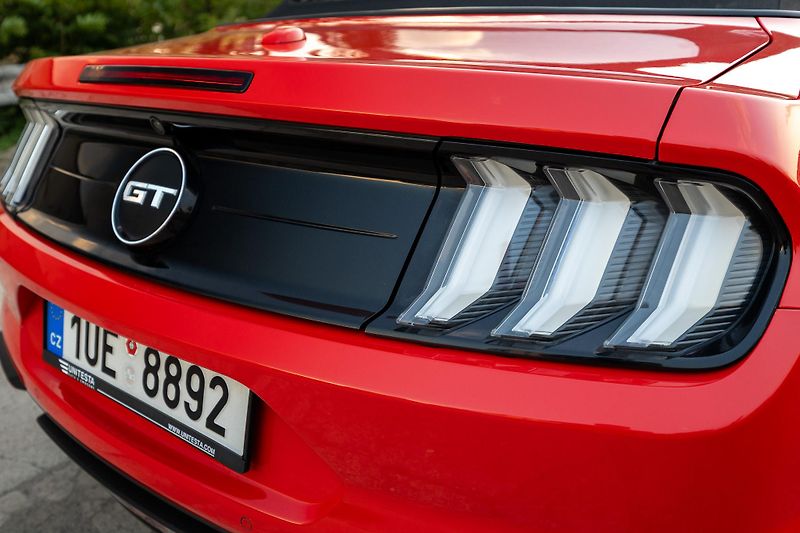 Ford Mustang (2018) Ford Mustang GT Premium Cabrio - fotka 16 z 18