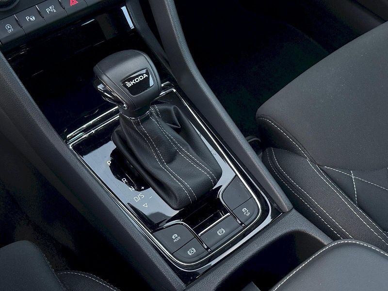 Škoda Karoq (2025) 1.5 TSI 110 kW DSG SportLine - fotka 17 z 27