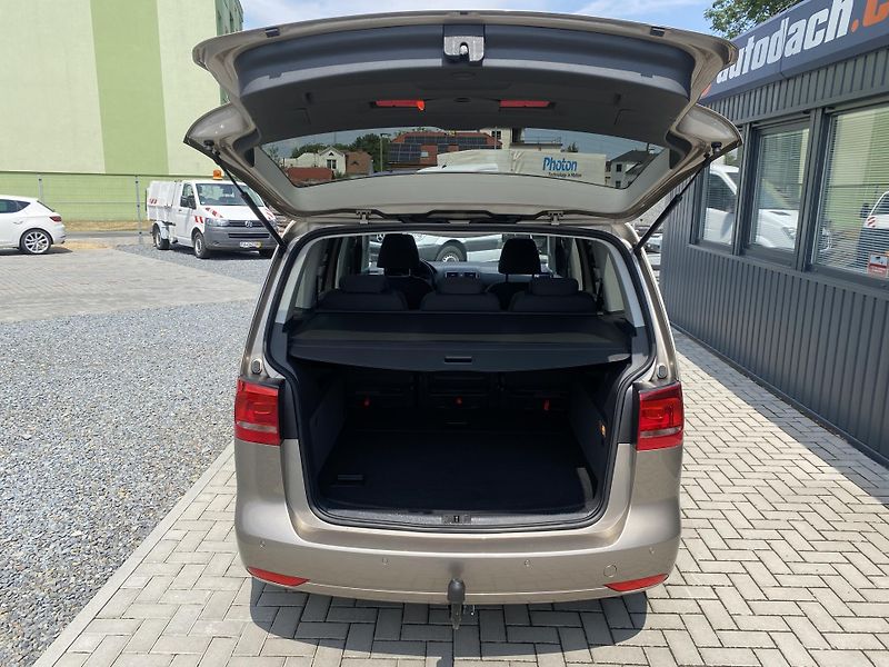 Volkswagen Touran 1.2 TSI 77kW-CLIMATRONIC-NAVI - fotka 31 z 41