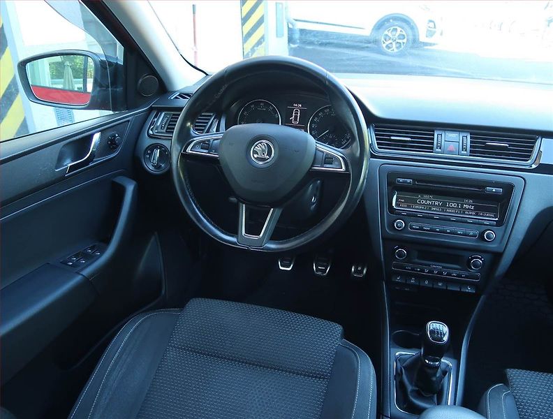 Škoda Rapid (2014) Spaceback 1.2 TSI, Xenony - fotka 7 z 15