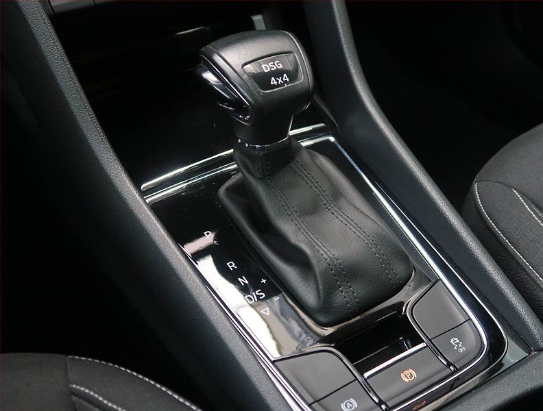 Škoda Karoq (2021) Ambition 2.0 TDI - fotka 13 z 23