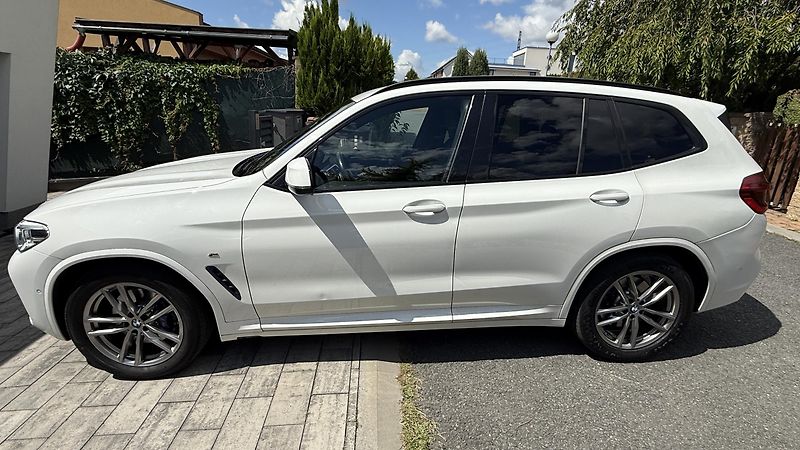 BMW X3 (2019) BMW X3 xDrive 20d po 1.majitel - fotka 4 z 37