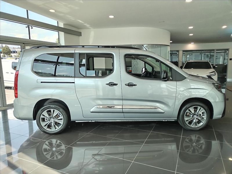 Toyota ProAce City Verso (2026) 1.5 DIESEL 6MT  FAMILY 5S LONG - fotka 6 z 18