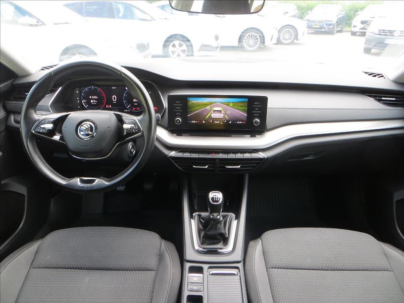 Škoda Octavia 2,0 TDI 85kW Ambition ČR - fotka 26 z 26