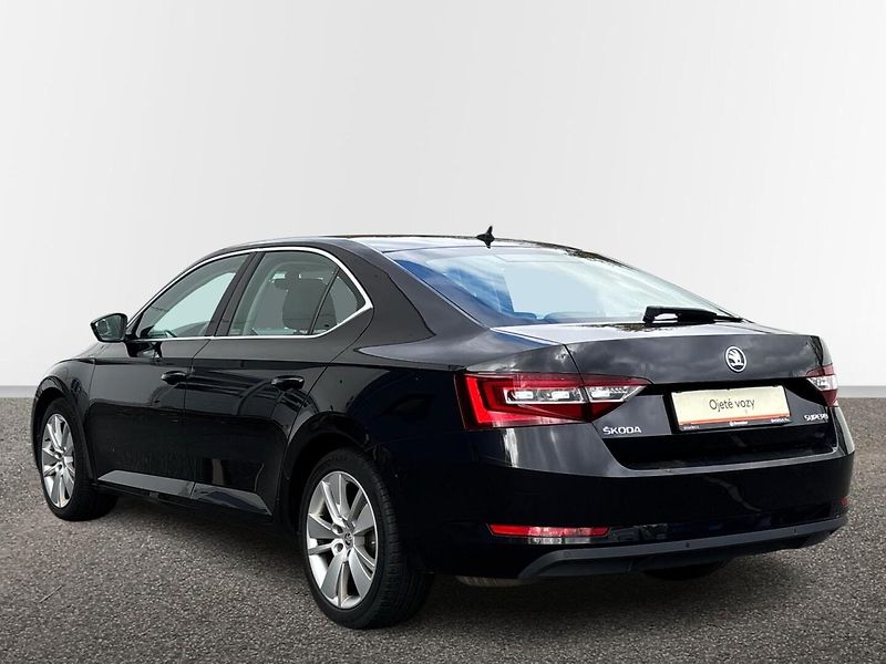 Škoda Superb STYLE DSG - fotka 15 z 25
