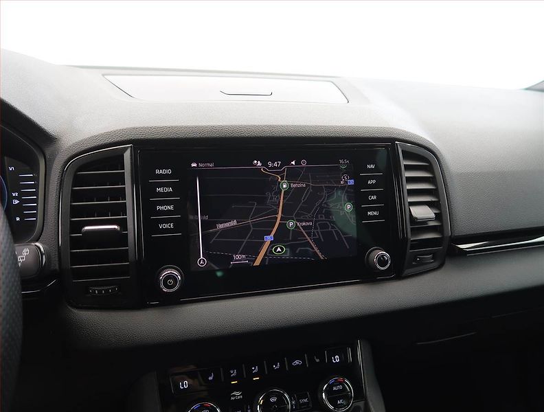 Škoda Karoq (2022) Sportline 2.0 TDI, digi klima - fotka 13 z 26