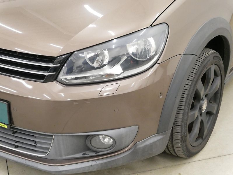 Volkswagen Touran - fotka 9 z 26