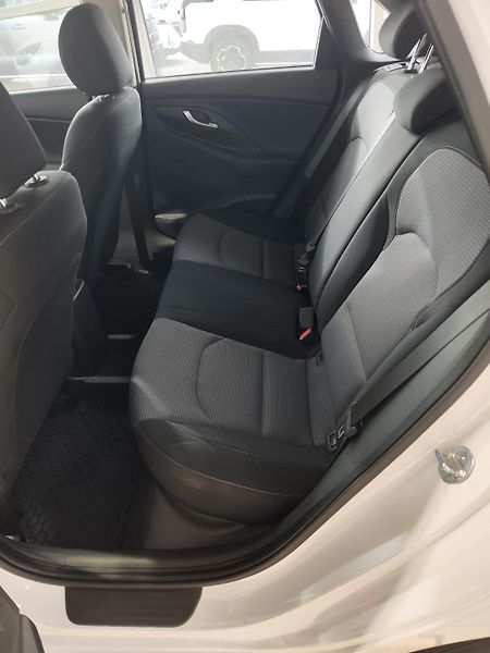 Hyundai i30 (2024) 1.5i 71kW MT Comfort - fotka 8 z 20