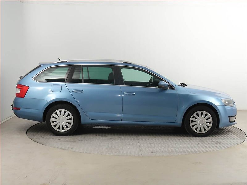 Škoda Octavia (2014) 2.0 TDI, 4X4, Navi, Xenony - fotka 6 z 20