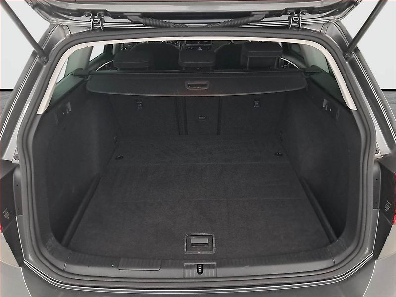 Volkswagen Golf (2017) 2.0 TDI, Automat - fotka 14 z 28