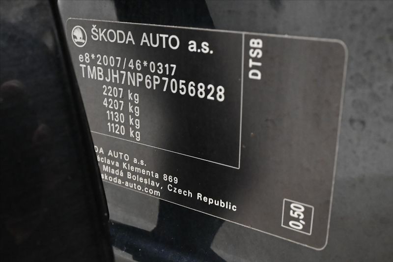 Škoda Superb 2,0 TDI 110kW DSG Style Záruka - fotka 11 z 24