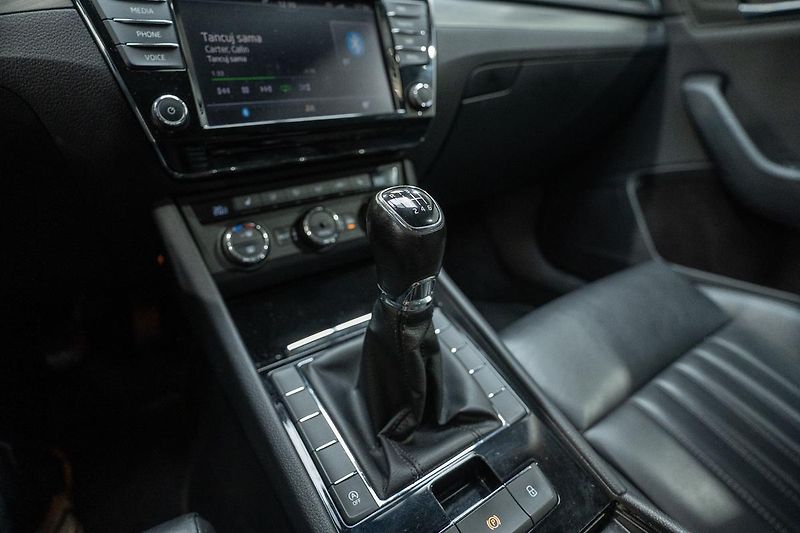 Škoda Superb 1.6 TDI 88 kW - fotka 12 z 25