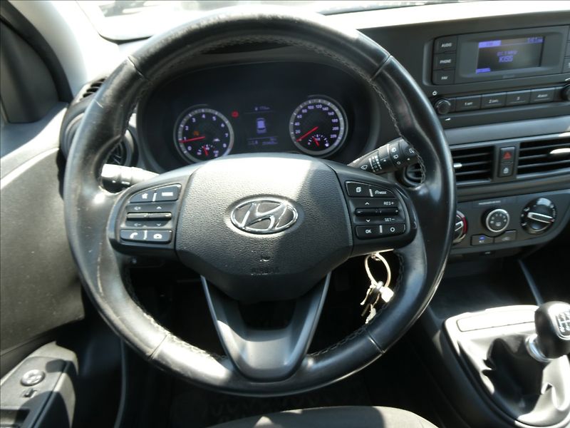 Hyundai i10 1,0 i 49kW 1.majitel, DPH, ČR - fotka 24 z 30