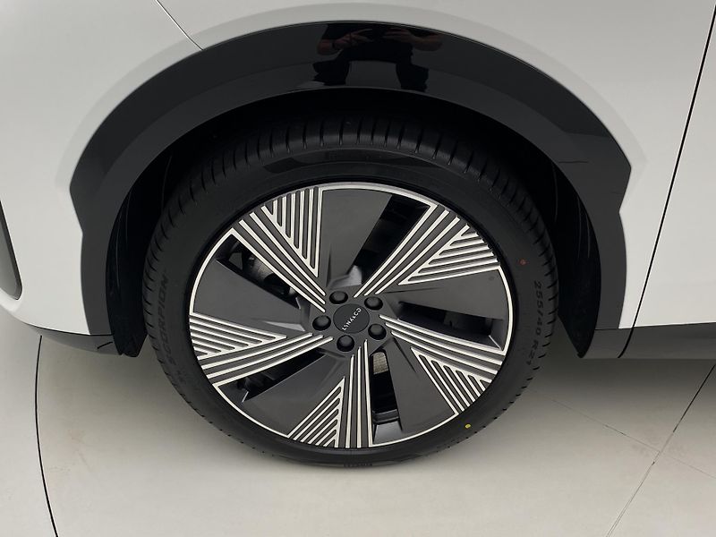 Lynk & Co 08 (2025) MORE PHEV - fotka 17 z 87