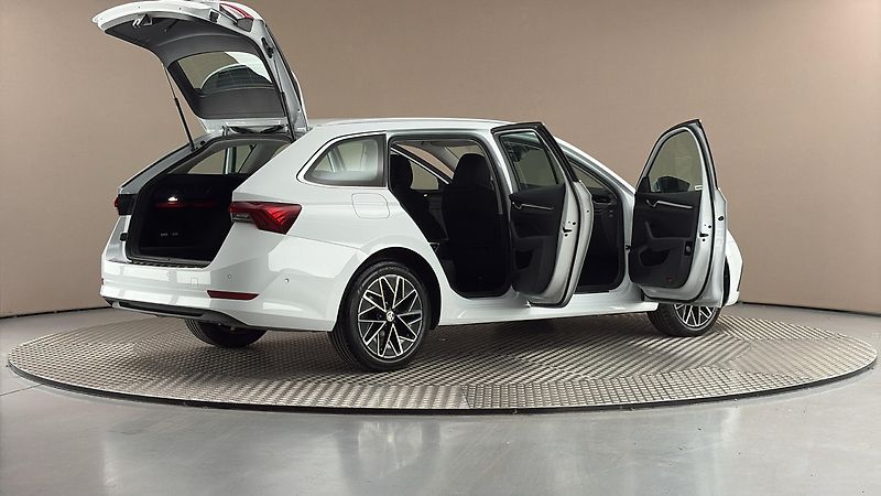 Škoda Octavia 2.0 TDI DSG Style Combi - fotka 6 z 28