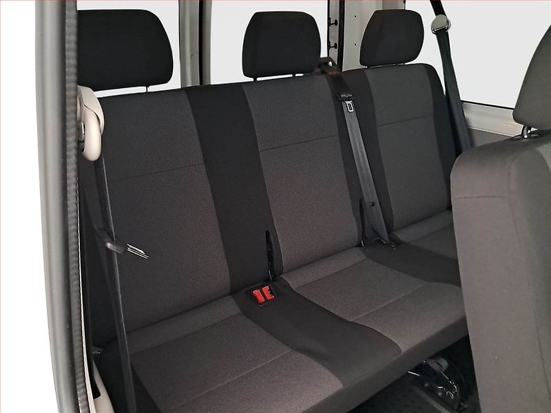 Volkswagen Transporter (2018) 2.0 TDI, Bus, 8Míst, ČR, DPH - fotka 21 z 21