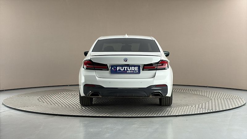 BMW Řada 5 540i AUT M-paket - fotka 5 z 32