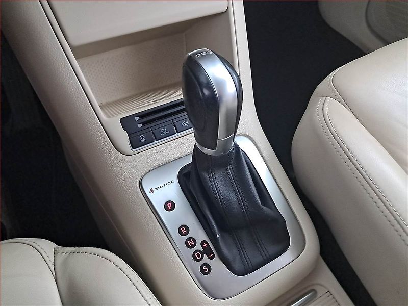 Volkswagen Tiguan (2011) Sport 2.0 TDI, 4X4, Automat - fotka 13 z 16