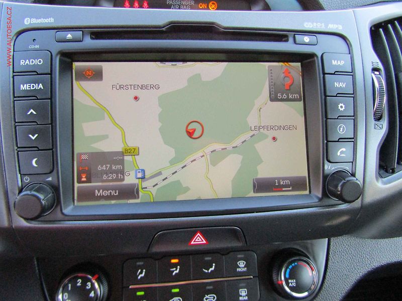 Kia Sportage (2012) 1.6 GDi, xenon, AC - fotka 17 z 21