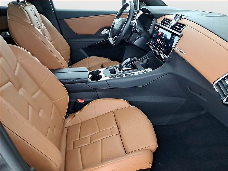 DS Automobiles DS7 Crossback (2024) 1.5 BlueHDI - fotka 9 z 26