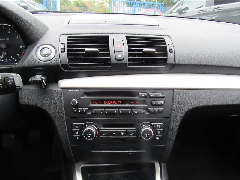 BMW Řada 1 1,6 90kW 116I - fotka 15 z 27