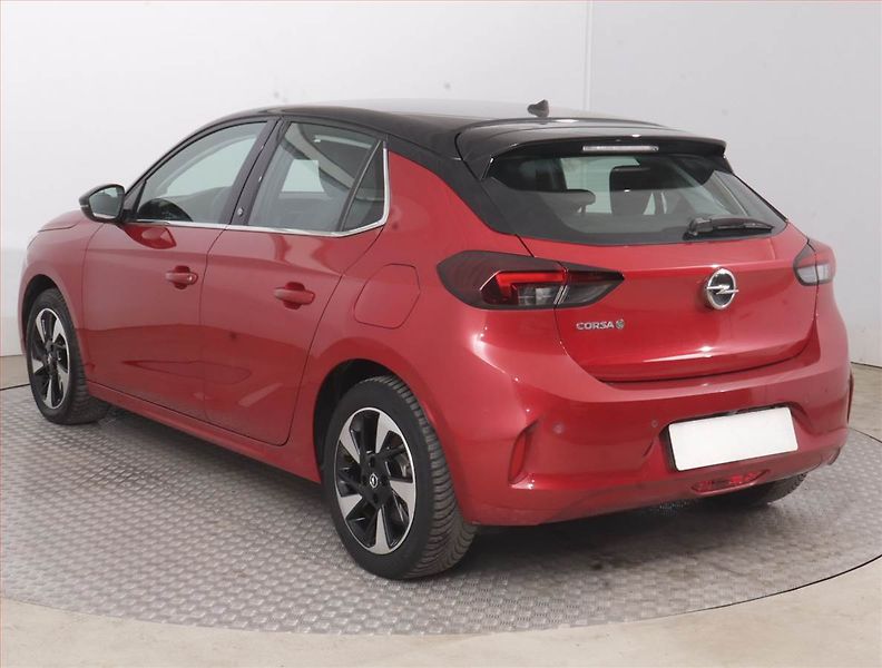 Opel Corsa (2021) 50 kWh, SoH 90%, Automat - fotka 4 z 18