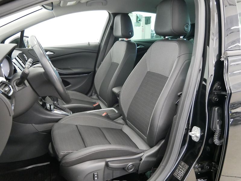 Opel Astra - fotka 11 z 25