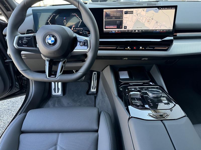 BMW Řada 5 520d xDrive Sedan - fotka 6 z 15