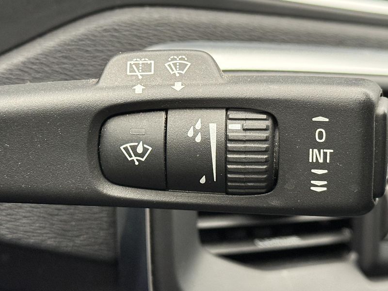 Volvo V40 D2 KINETIC  - fotka 29 z 47