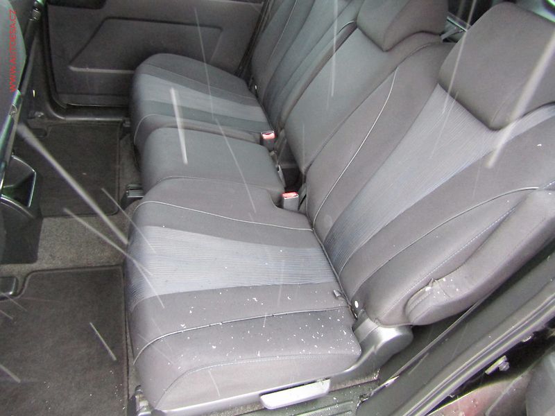 Mazda 5 (2012) 2.0i 7míst, autoAC - fotka 10 z 17
