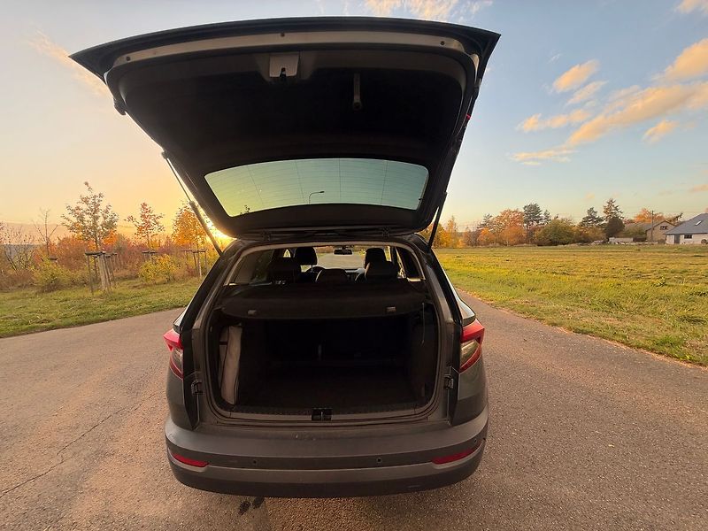 Škoda Karoq 1,5 TSI 110 kW ELEGANCE - fotka 14 z 14